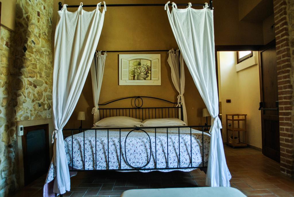 Chiusa Di Carlo Agriturismo Avola Exterior photo